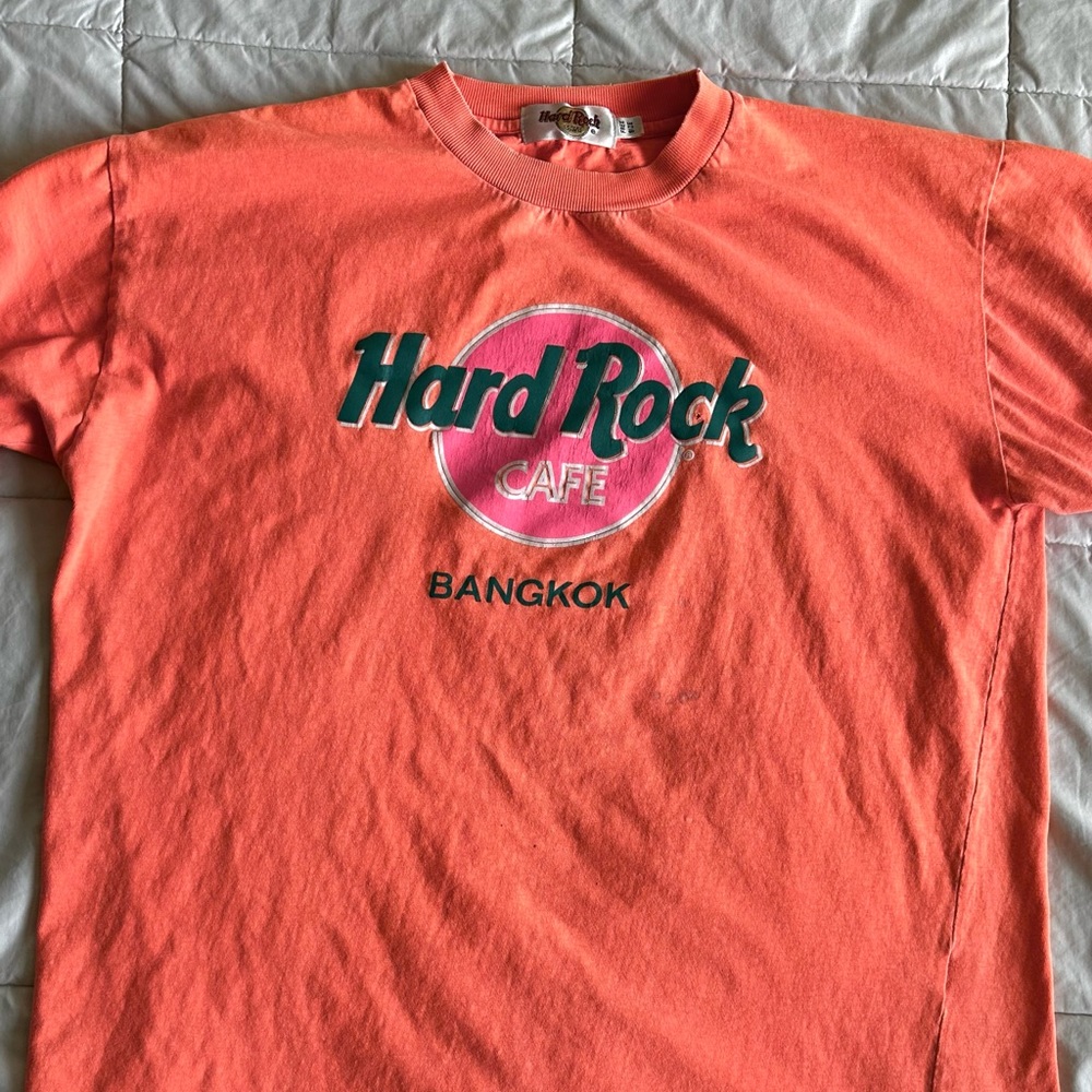 TRUE VINTAGE HARD ROCK CAFE BANGKOK T Shirt Retro Print Orange "Save the Planet"